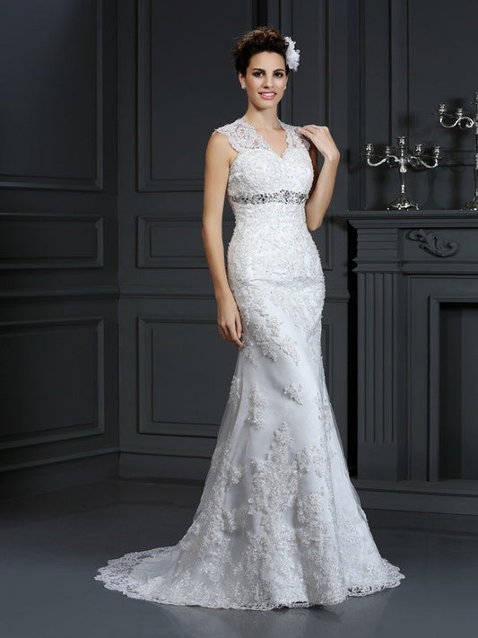 Sheath/Column V-neck Beading Sleeveless Long Lace Wedding Dresses HEP0006318