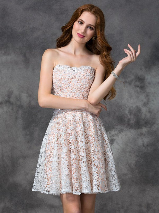 A-Line/Princess Sweetheart Sleeveless Short Dresses Homecoming Dresses Paisley Cocktail Lace
