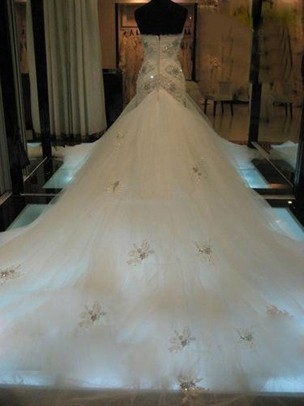 Trumpet/Mermaid Sleeveless Sweetheart Chapel Train Beading Tulle Wedding Dresses HEP0006081